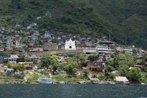 Atitlán, Guatemala: ciudad de lago y volcanes