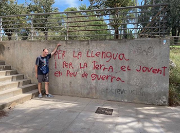 Explorando el catalán para enriquecer el español: un viaje lingüístico